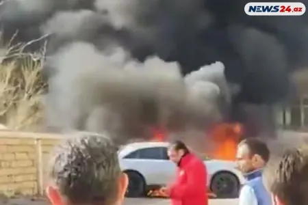 Bakıda yanaşı dayanan 3 avtomobil yanıb kül oldu- - ŞOK GÖRÜNTÜLƏR - VİDEO