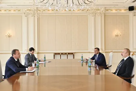 Prezident İsrailin turizm nazirini qəbul etdi