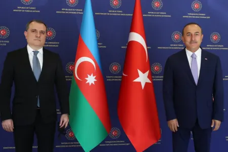 Türkiyə və Azərbaycan XİN başçıları telefonla danışıb