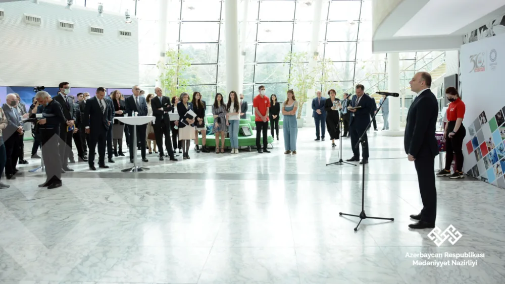 “Run for Art” beynəlxalq fotomüsabiqəsinin yekun sərgisi açıldı - FOTOLAR