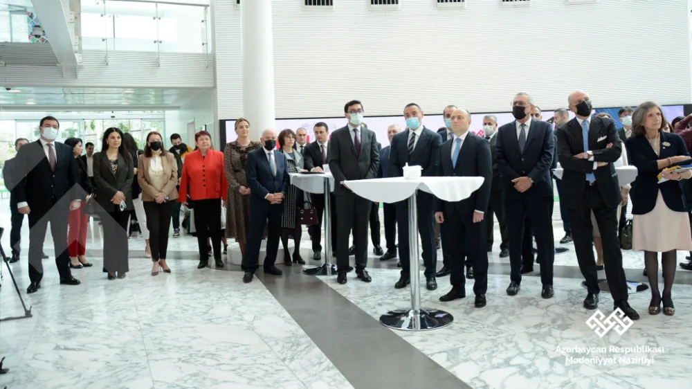 “Run for Art” beynəlxalq fotomüsabiqəsinin yekun sərgisi açıldı - FOTOLAR