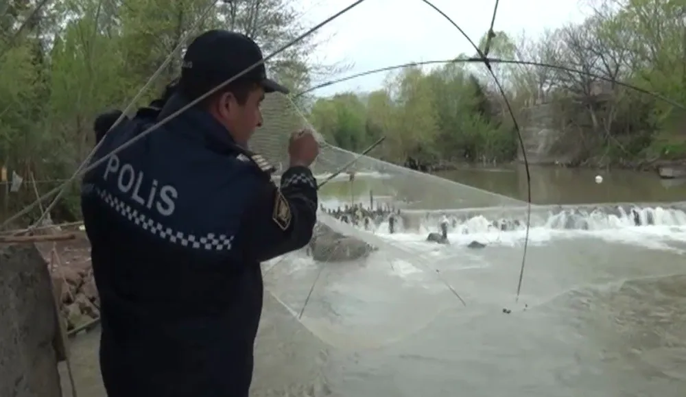 Su polisi qanunsuz balıq ovuna qarşı reyd keçirdi - Foto