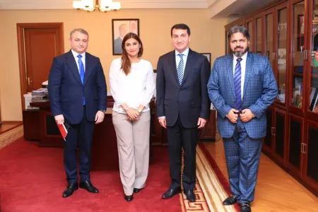 Hikmət Hacıyev Pakistan televiziyasının rəhbərliyi ilə görüşdü