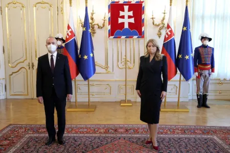 Azərbaycan səfiri etimadnaməsini Slovakiya Prezidentinə təqdim etdi