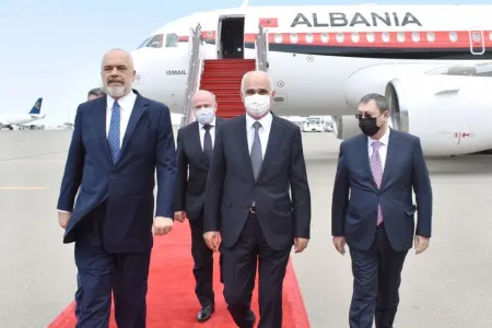Albaniyanın Baş naziri Azərbaycana rəsmi səfərə gəldi