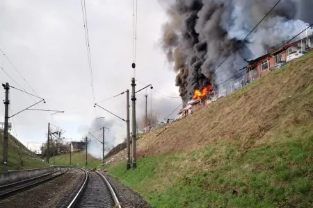 Lvov raket atəşinə tutuldu - Ölən və yaralananlar var