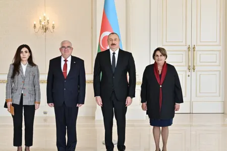 İlham Əliyev yeni səfirlərin etimadnamələrini qəbul etdi - FOTO- YENİLƏNİB
