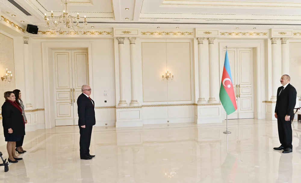 İlham Əliyev yeni səfirlərin etimadnamələrini qəbul etdi - FOTO- YENİLƏNİB