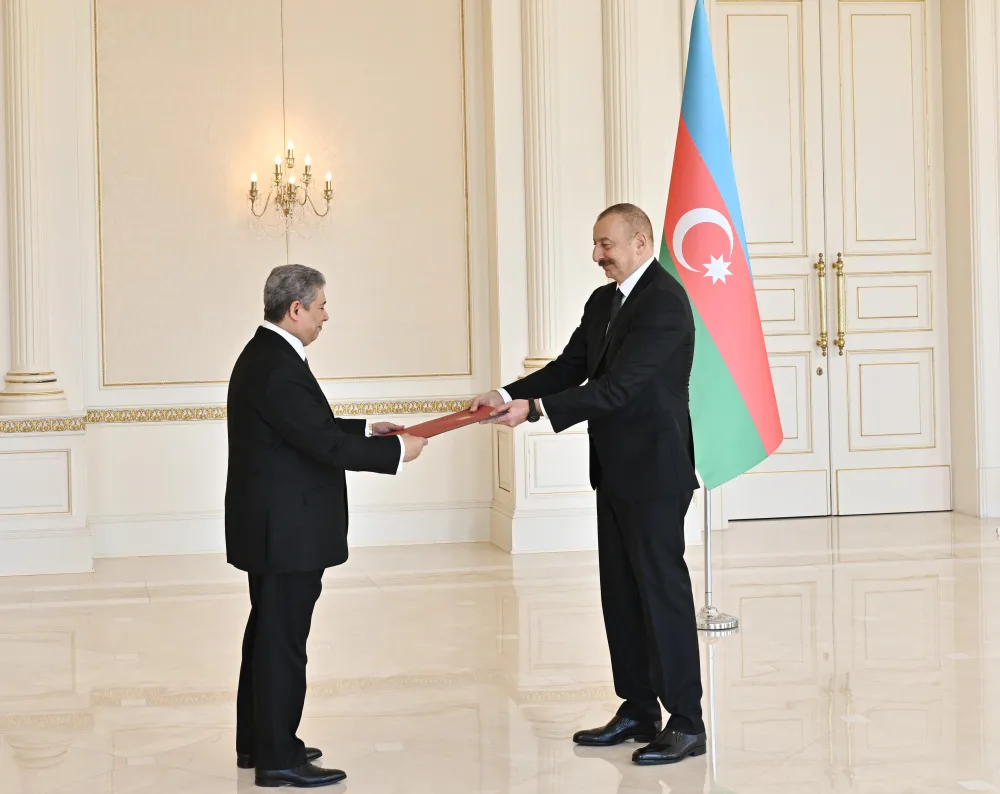 İlham Əliyev yeni səfirlərin etimadnamələrini qəbul etdi - FOTO- YENİLƏNİB
