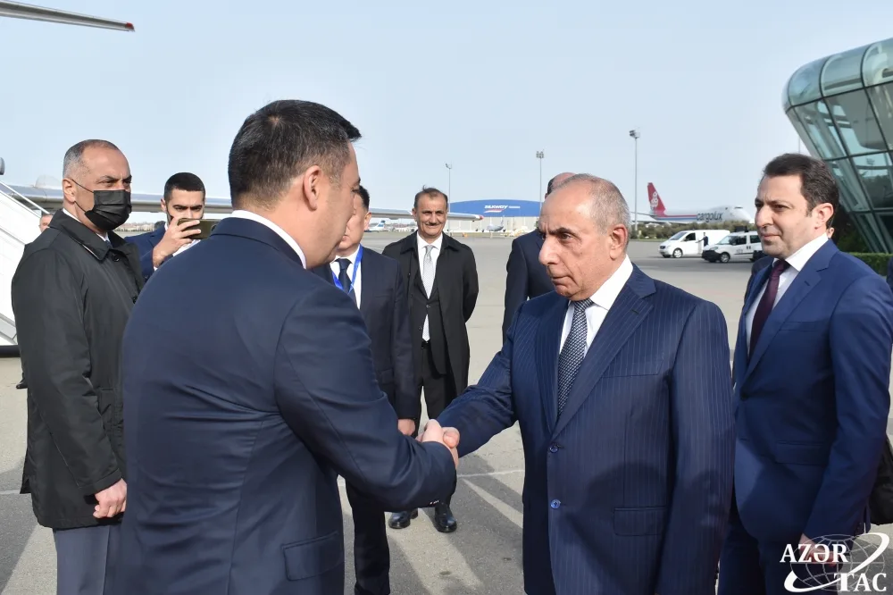 Qırğızıstan Prezidenti Bakıya gəldi - Foto