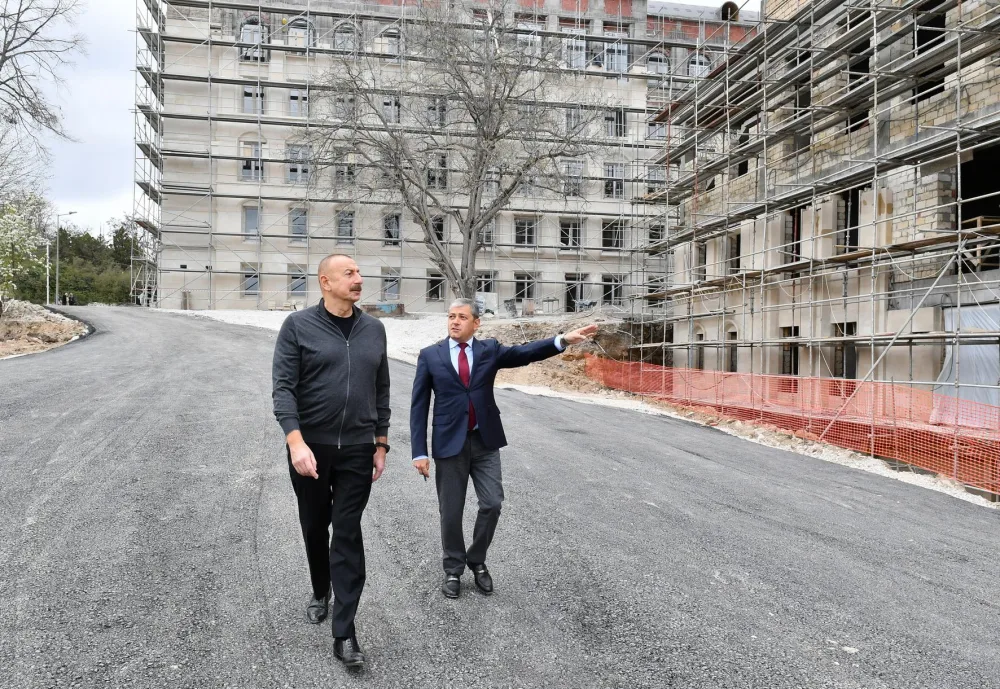 Prezident Şuşada tikinti işləri ilə tanış oldu - FOTO