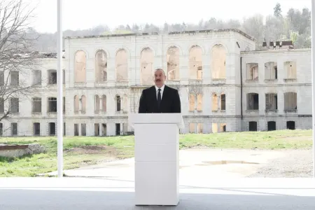 “Əminəm ki, qurultay iştirakçıları qədim Şuşaya böyük həvəslə gəliblər” - Prezident