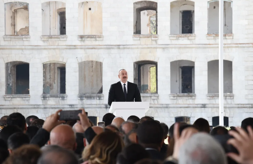 Prezident Dünya Azərbaycanlılarının V Qurultayında çıxış etdi - FOTO - YENİLƏNDİ