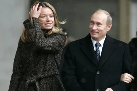 Daha bir ölkə Putin və Lavrovun qızlarına qadağa qoydu