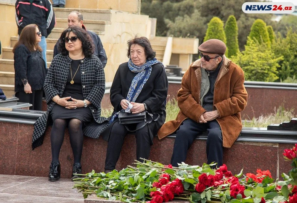 Ölümsüzlüyün 11-ci ili... - Anar Məmmədxanov anıldı - VİDEO