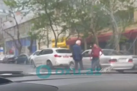 Polad Bülbüloğlu Bakıda qəza törətdi - VİDEO