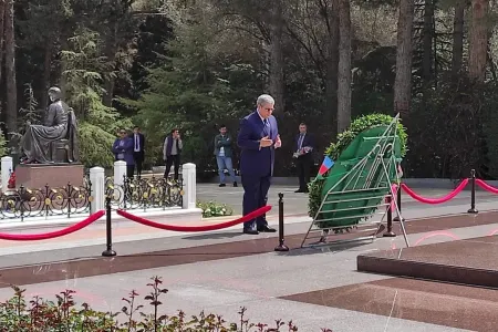 Misirin Azərbaycandakı yeni səfiri Fəxri xiyabanı ziyarət etdi - -FOTO