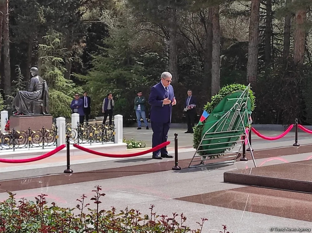Misirin Azərbaycandakı yeni səfiri Fəxri xiyabanı ziyarət etdi - -FOTO