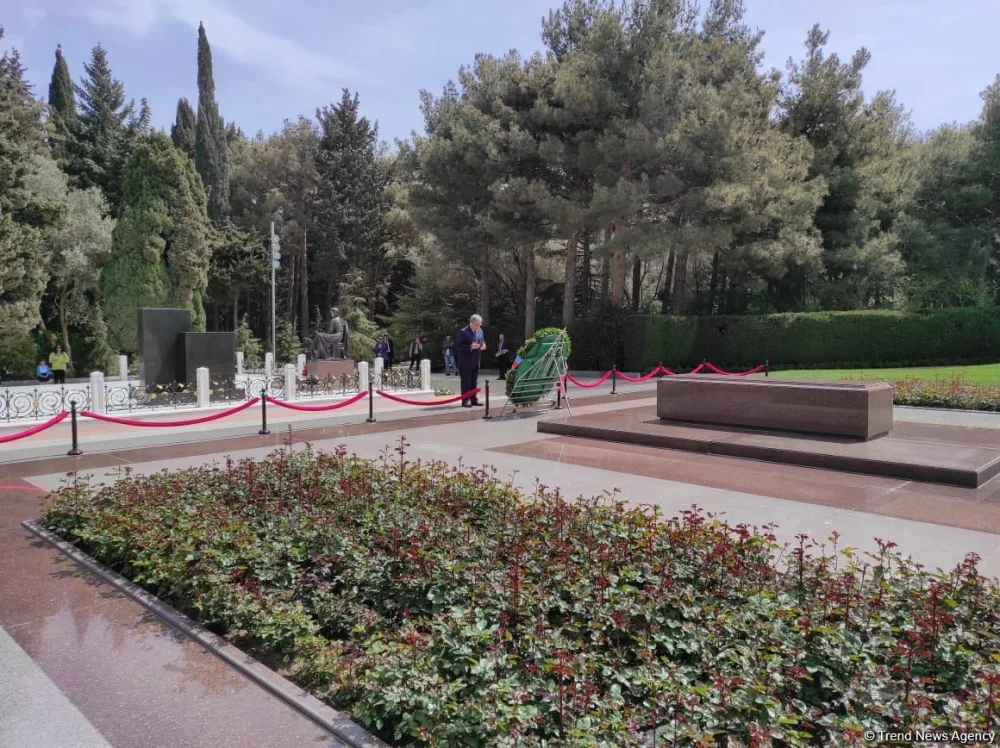 Misirin Azərbaycandakı yeni səfiri Fəxri xiyabanı ziyarət etdi - -FOTO