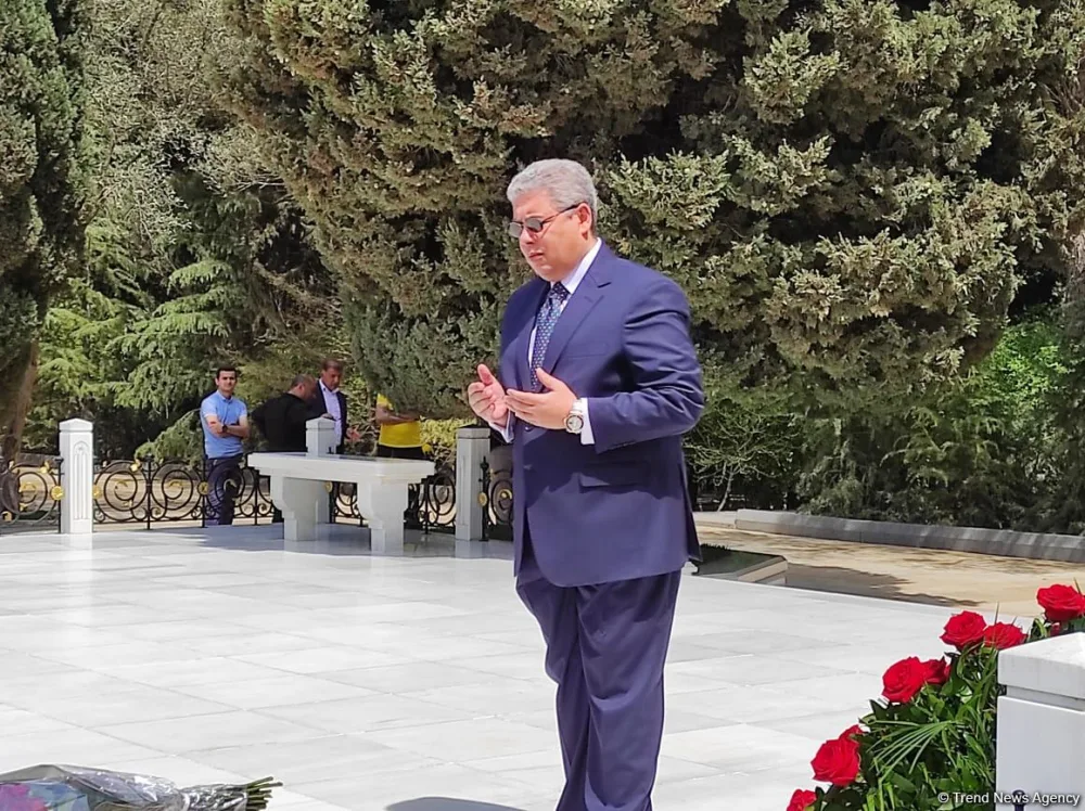 Misirin Azərbaycandakı yeni səfiri Fəxri xiyabanı ziyarət etdi - -FOTO
