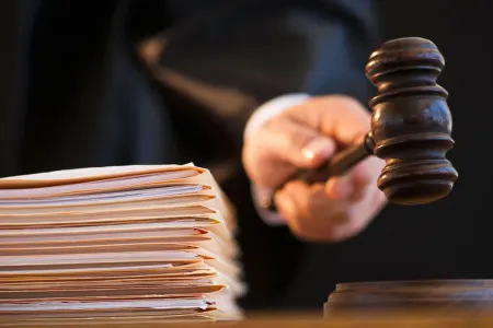 İordaniya kralının qohumuna həbs cəzası verilib