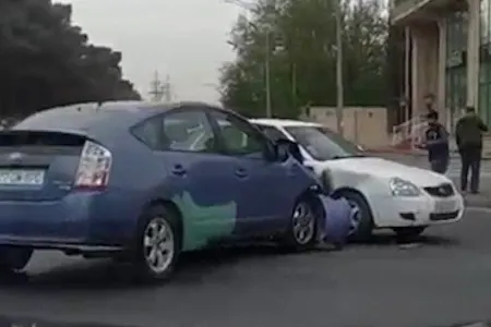 Yenə "Prius", yenə ağır qəza -VİDEO