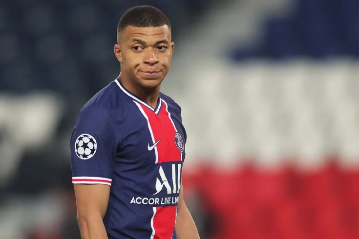 Mbappe İbrahimoviçi PSJ-də qol sayında üstələdi