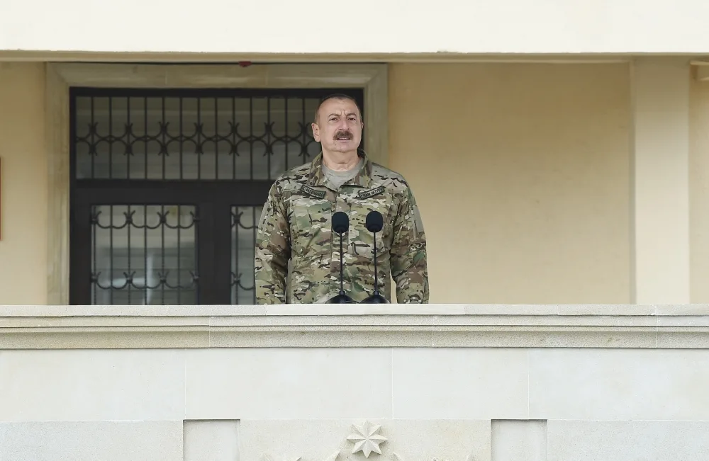 Prezident XTQ-nin hərbi hissəsində - FOTOLAR - YENİLƏNİB