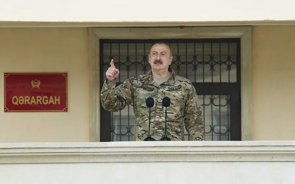 Prezident XTQ-nin hərbi hissəsində - FOTOLAR - YENİLƏNİB