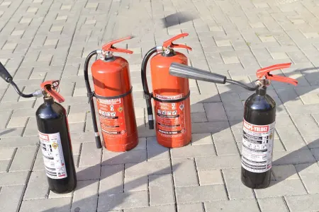 “Al Market”in müdiri yanğınsöndürmə balonunu müştərinin başına çırpdı