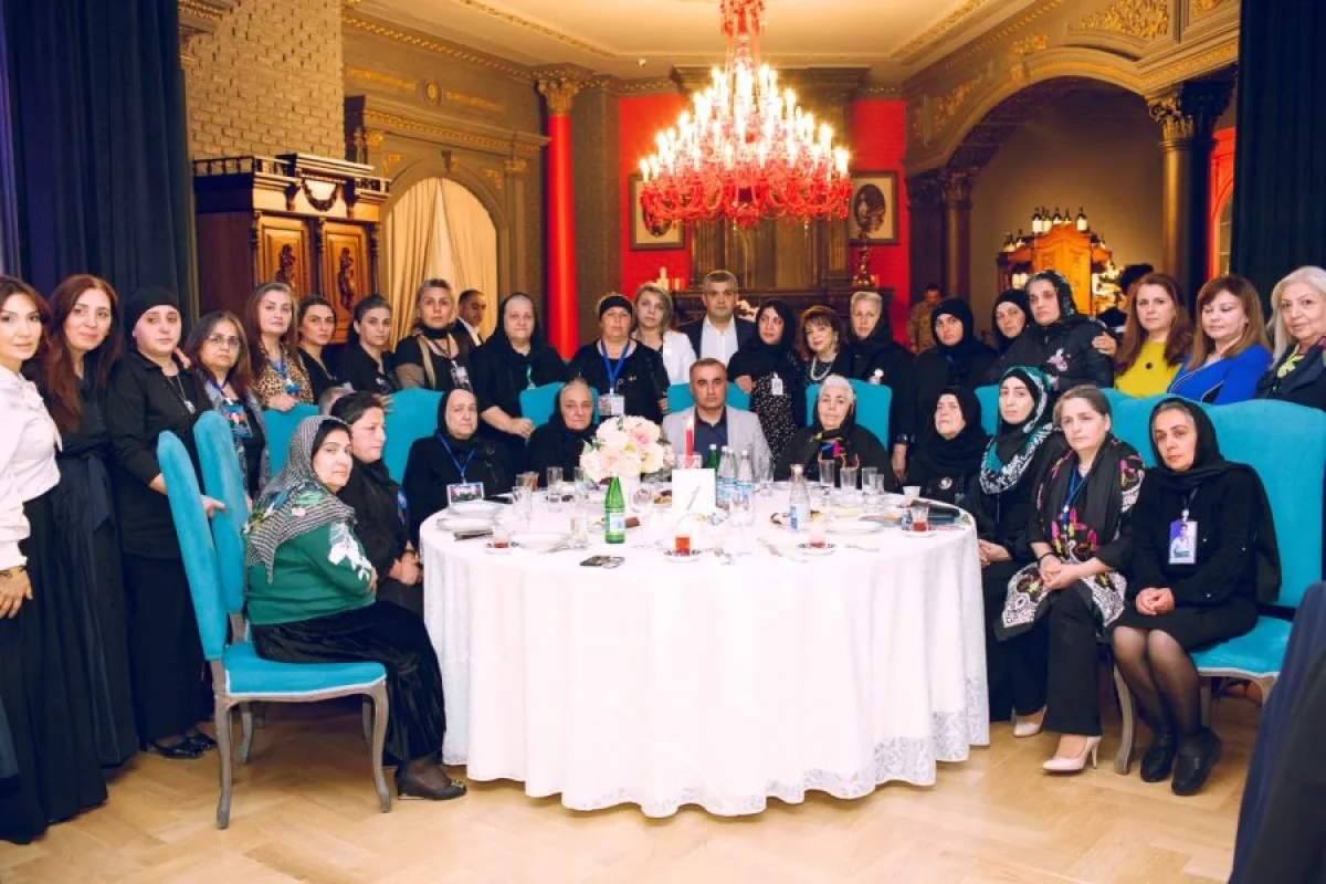 Bütün bayramları onlara borcluyuq... - Şəhid anaları və xanımları ilə Ramazan bayramı qeyd olundu