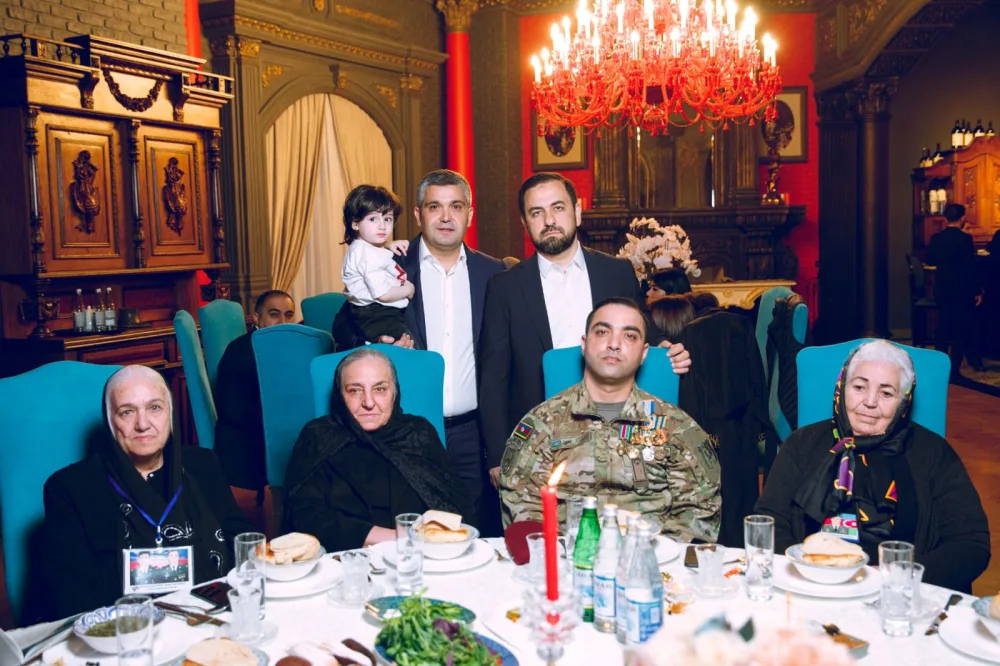 Bütün bayramları onlara borcluyuq... - Şəhid anaları və xanımları ilə Ramazan bayramı qeyd olundu