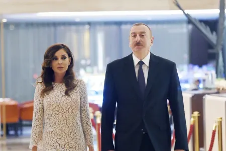 Prezident və birinci xanım yeni yaşayış kompleksinin açılışında