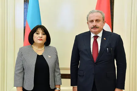 Mustafa Şentopla Sahibə Qafarova arasında telefon danışığı olub
