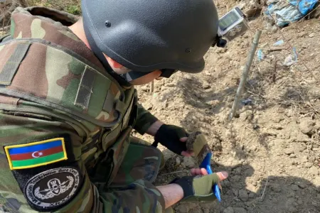 Bakıda qumbara tapıldı - VİDEO/FOTO