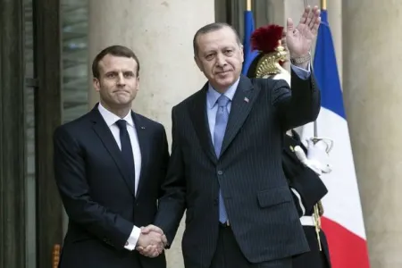 Ərdoğan Makronla danışdı