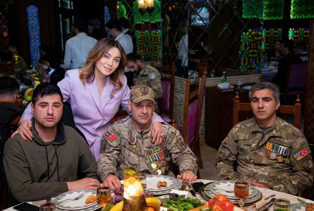 "Qürur duyuram ki, oğullarımın sizin kimi cəsur dayıları, əmiləri var" -Ruhi Əliyeva - QAZİLƏRLƏ BİR ARADA__NEWL__