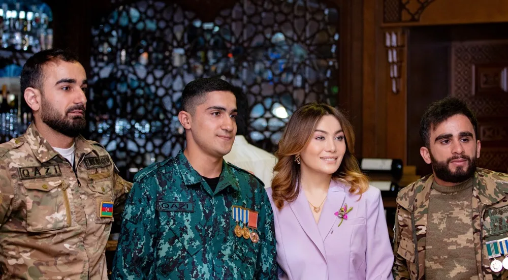 "Qürur duyuram ki, oğullarımın sizin kimi cəsur dayıları, əmiləri var" -Ruhi Əliyeva - QAZİLƏRLƏ BİR ARADA__NEWL__