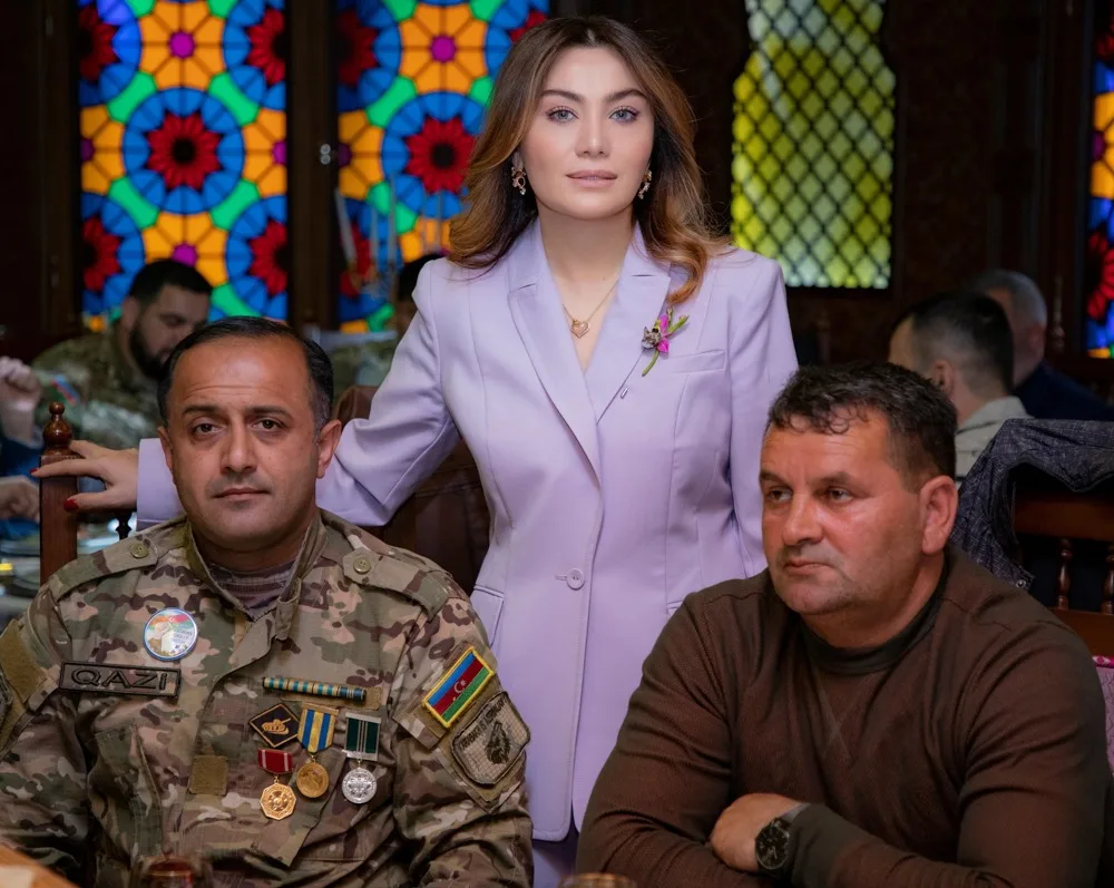 "Qürur duyuram ki, oğullarımın sizin kimi cəsur dayıları, əmiləri var" -Ruhi Əliyeva - QAZİLƏRLƏ BİR ARADA__NEWL__