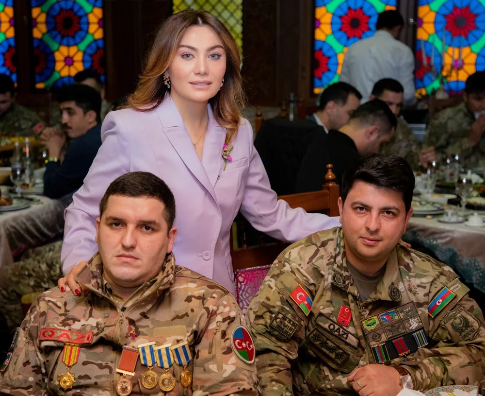 "Qürur duyuram ki, oğullarımın sizin kimi cəsur dayıları, əmiləri var" -Ruhi Əliyeva - QAZİLƏRLƏ BİR ARADA__NEWL__