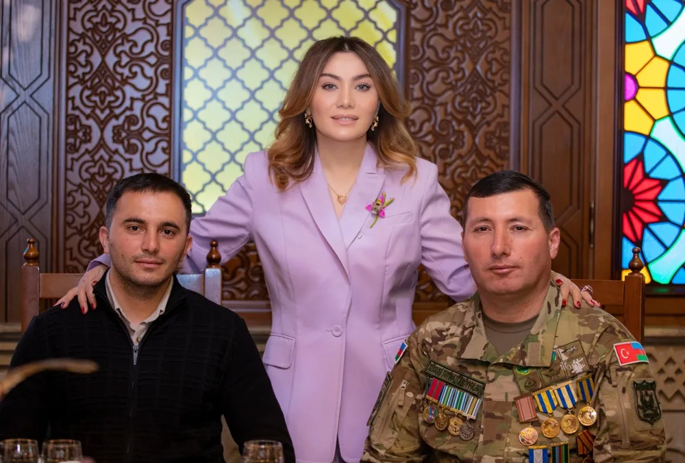 "Qürur duyuram ki, oğullarımın sizin kimi cəsur dayıları, əmiləri var" -Ruhi Əliyeva - QAZİLƏRLƏ BİR ARADA__NEWL__