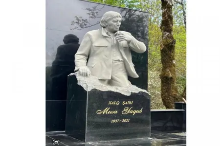 Musa Yaqubun qəbirüstü abidəsinin açılışı oldu