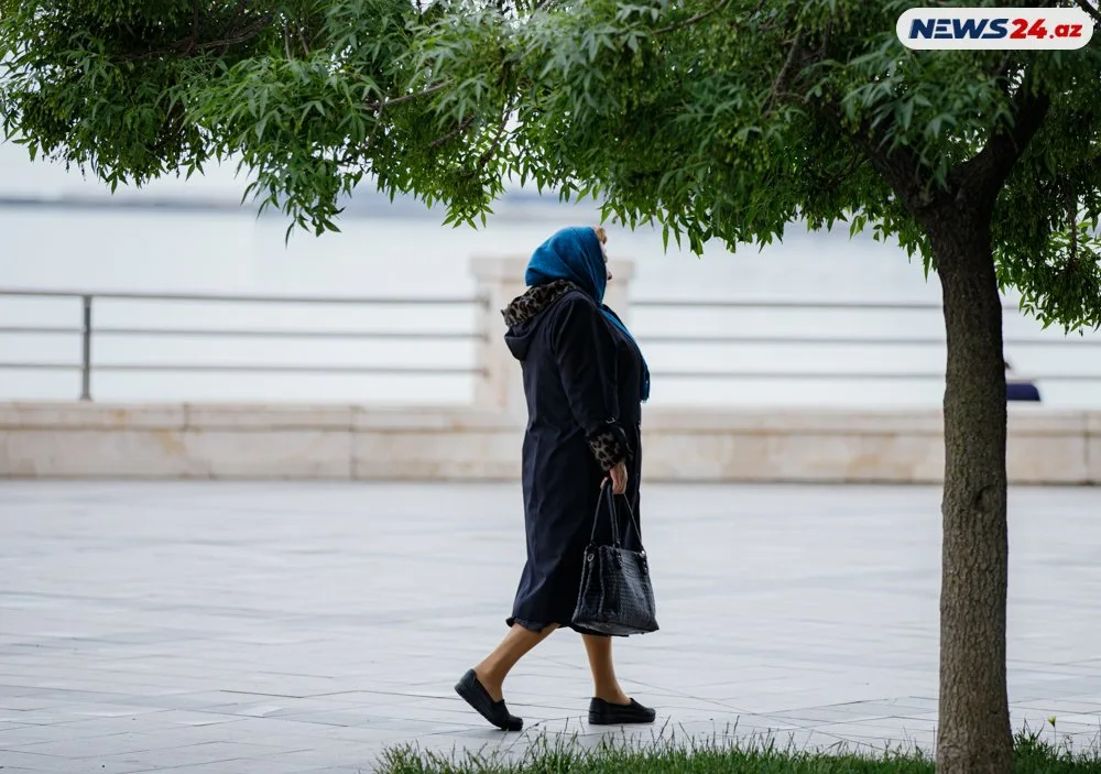 Bakının günəşsiz YAZI - FOTOREPORTAJ