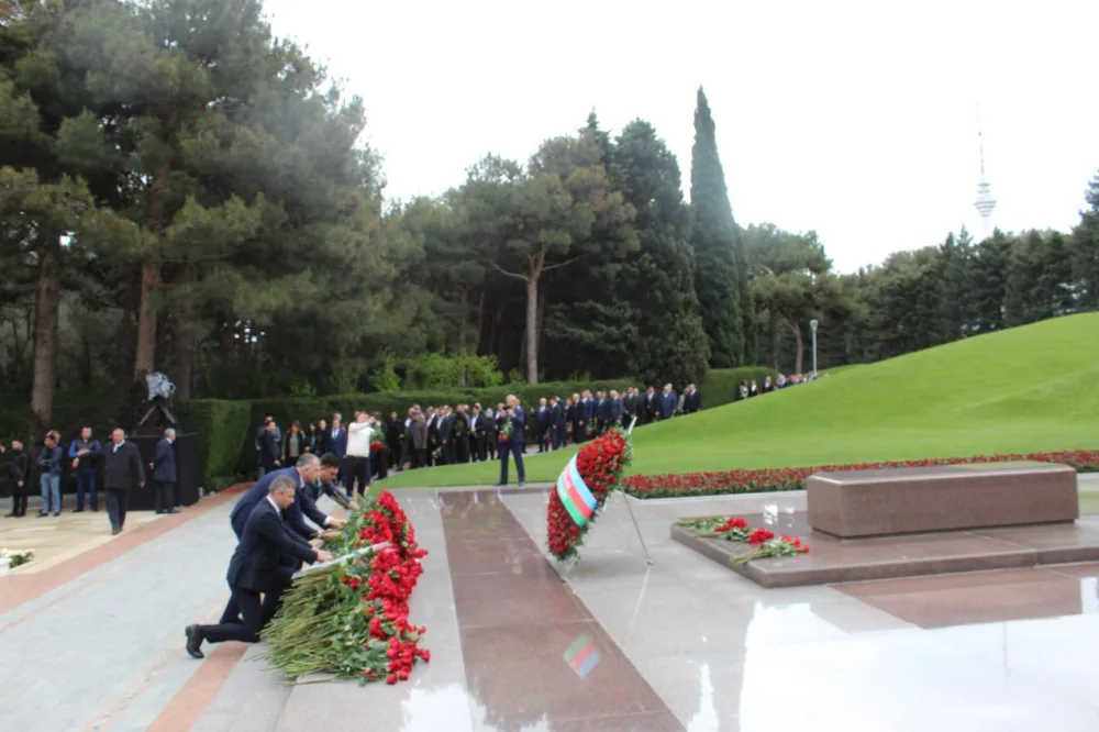 Ukrayna səfiri Fəxri Xiyabanı ziyarət edib
