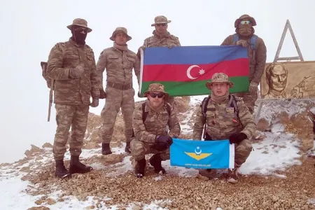 Hərbçilərin “Heydər zirvəsi”nə ekspedisiyası başa çatıb
