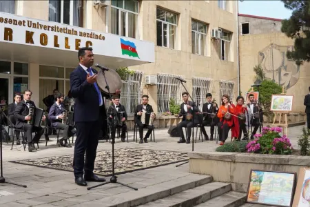 Humanitar Kollecdə ümummili lider Heydər Əliyevin anadan olmasının 99-cu ildönümü qeyd edildi - Fotolar