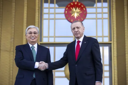 Tokayev Ərdoğanla görüşdü