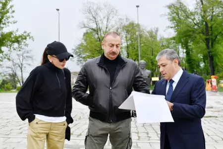 İlham Əliyev və Mehriban Əliyeva Şuşada tarzən Sadıqcanın evinin bərpası işləri ilə tanış olublar
