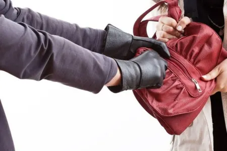 Bakıda qadını soyan fəhləni belə yaxaladılar