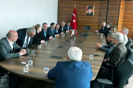 Gömrük orqanlarının nümayəndələrinin üçtərəfli görüşü keçirildi - FOTO